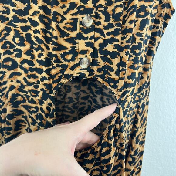BeachLunchLounge Animal Print Cutout Midi Length Dress in Serengeti Size Medium - Picture 4 of 8